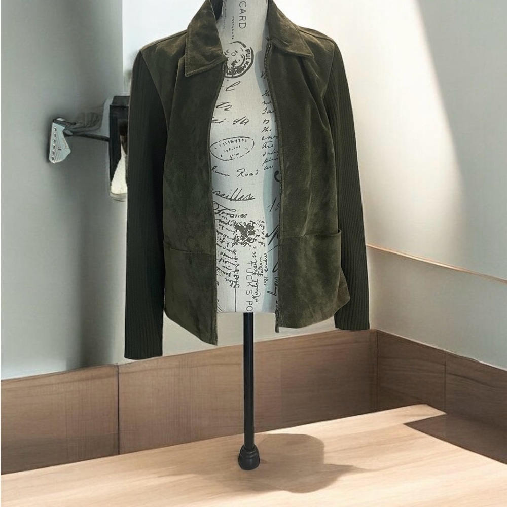 Vintage A.M.I Women’s Olive Green Suede zip down Jacket, Women’s Medium